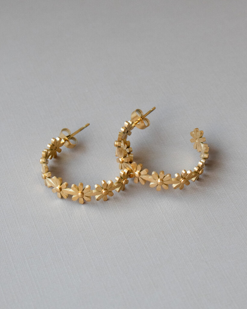 Hunter & Hare: Mackenzie Daisy Hoops Earrings